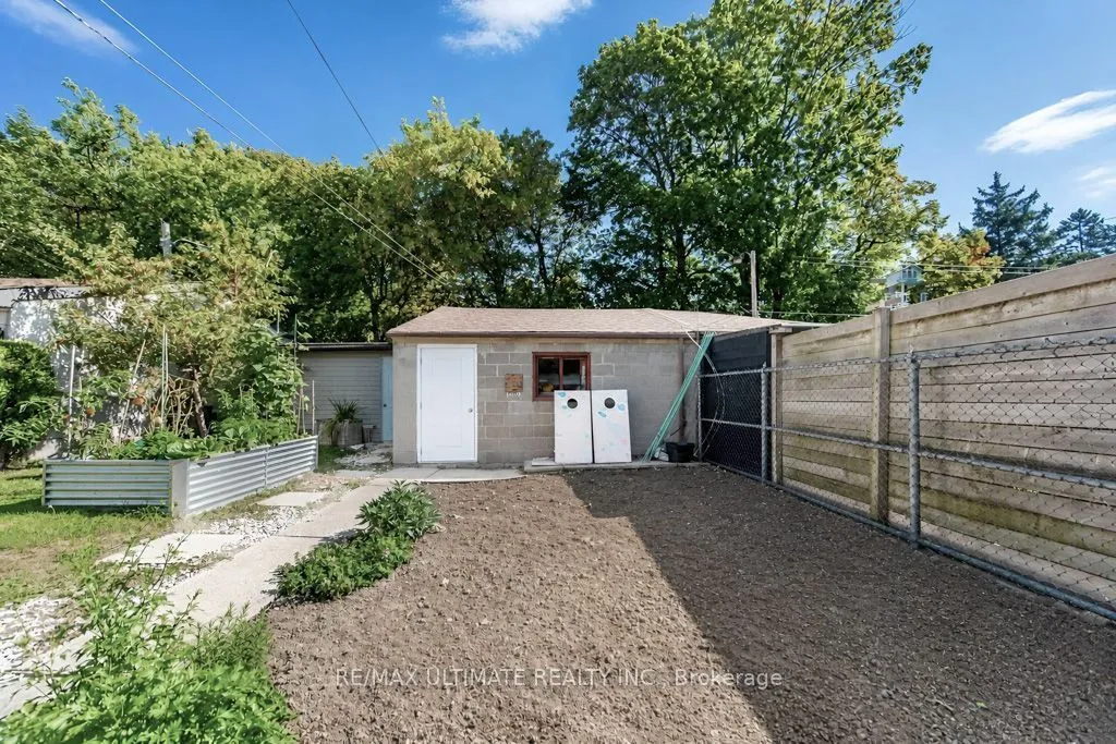 45 McRoberts Avenue — photo 49