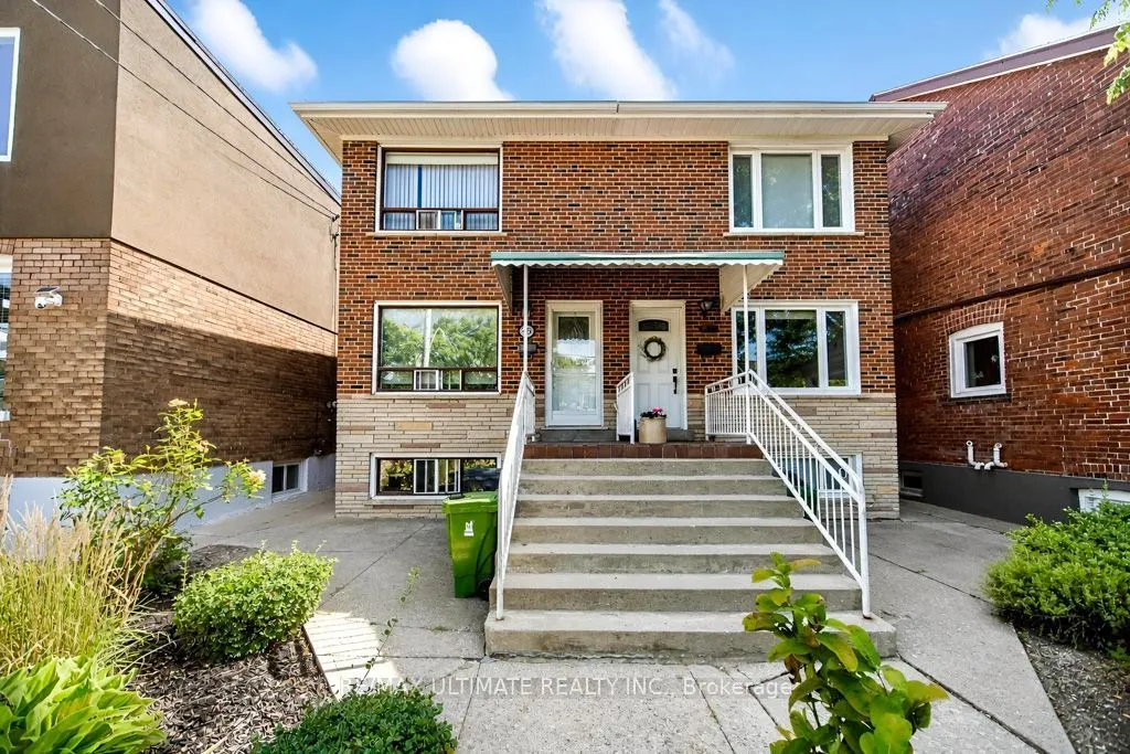 45 McRoberts Avenue — photo 3