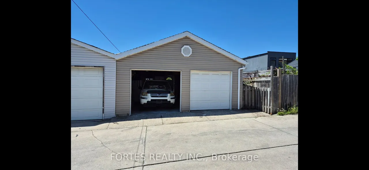 285 Gilbert Avenue — photo 41