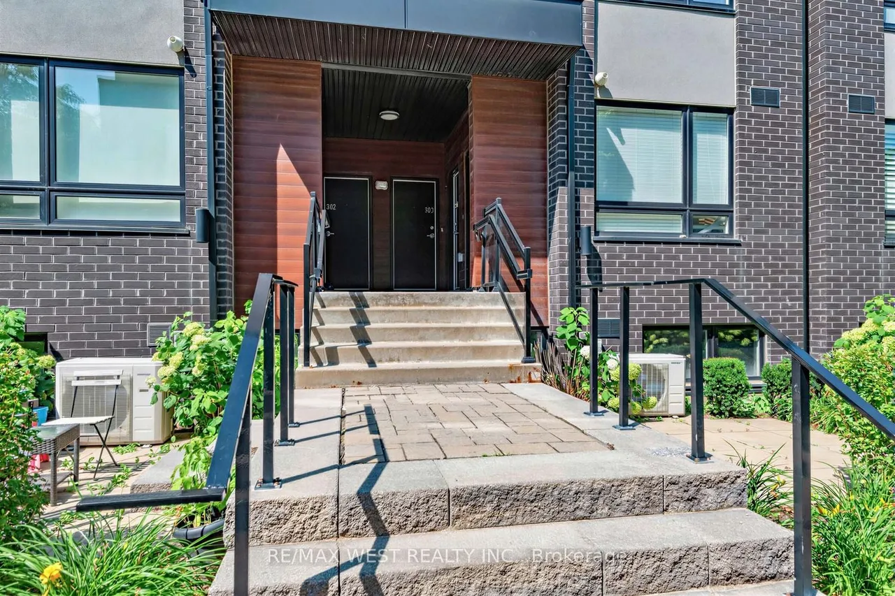 1150 Briar Hill Avenue, Unit 303 — photo 3