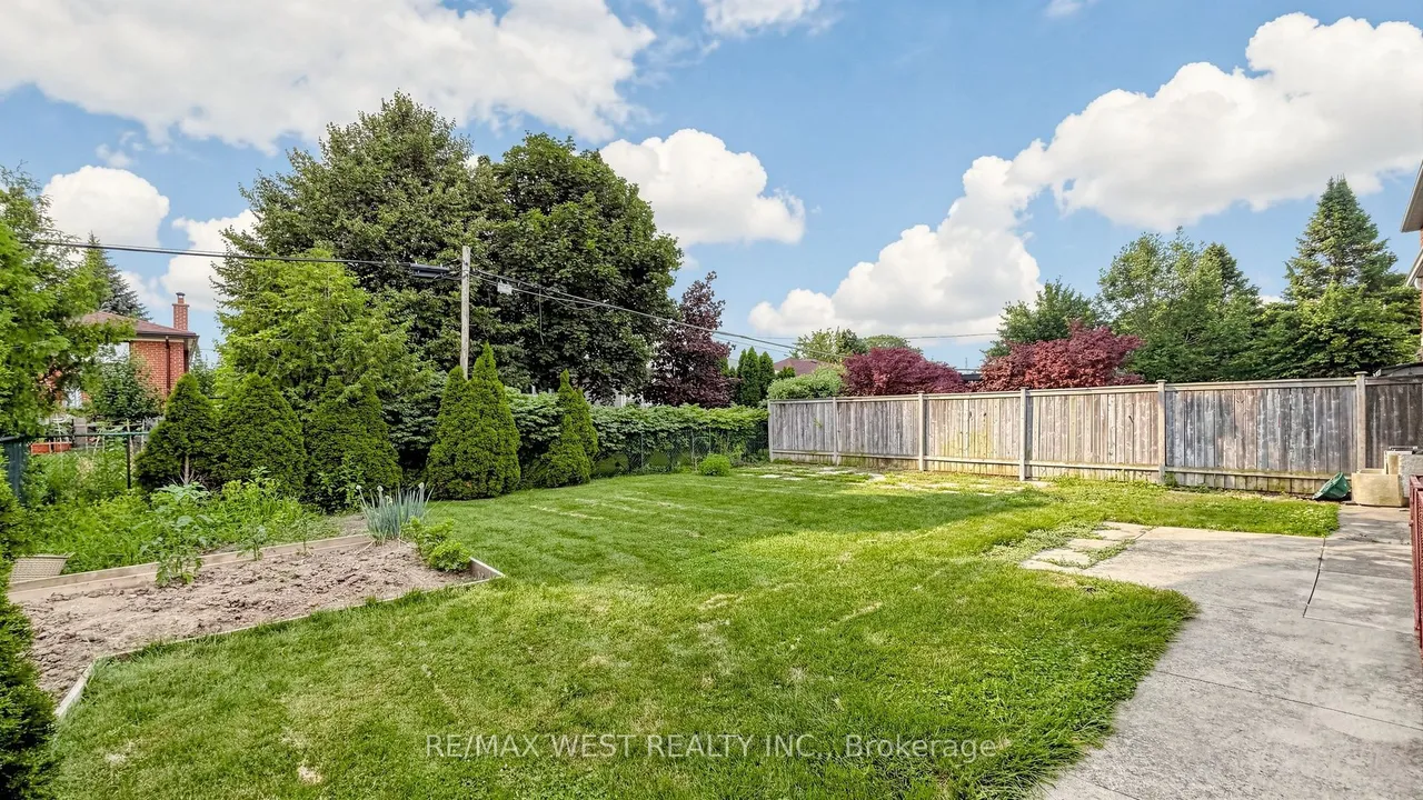 32 Allonsius Drive — photo 41
