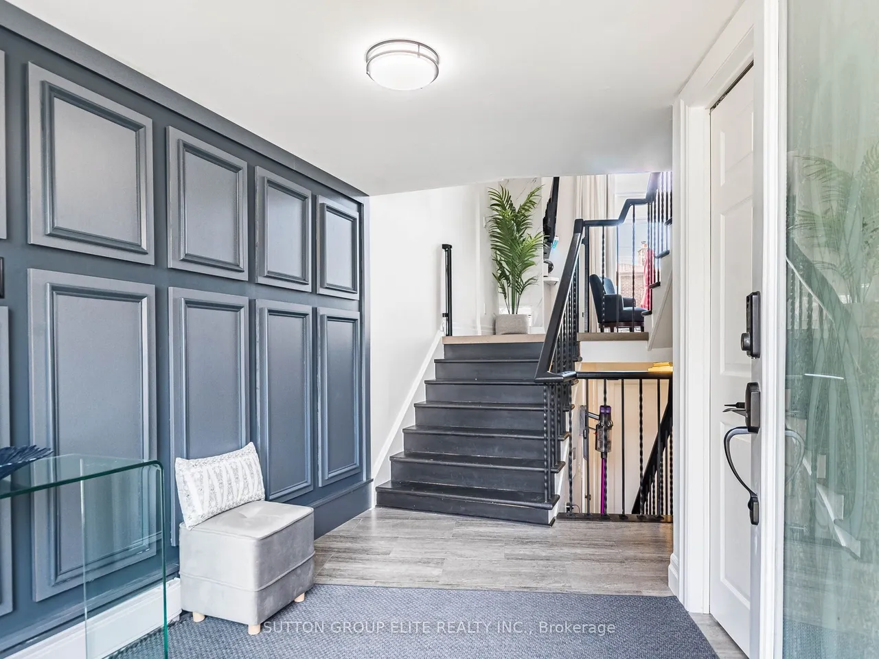 640 Rathburn Road E, Unit 8 — photo 3
