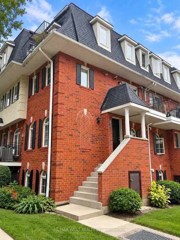 64 Sidney Belsey Crescent, Unit 301