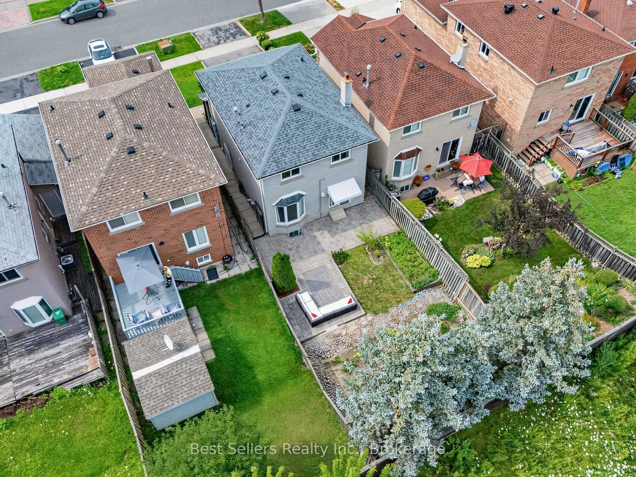 234 Lech Walesa Drive — photo 33