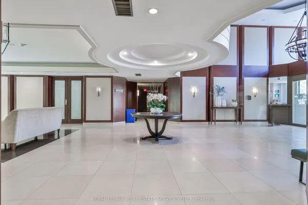 2267 Lake Shore Boulevard W, Unit 1304 — photo 2