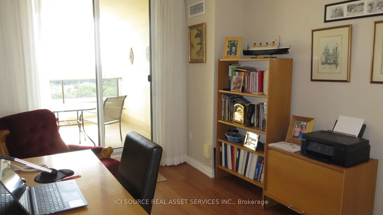 50 Quebec Avenue, Unit 1702 — photo 19