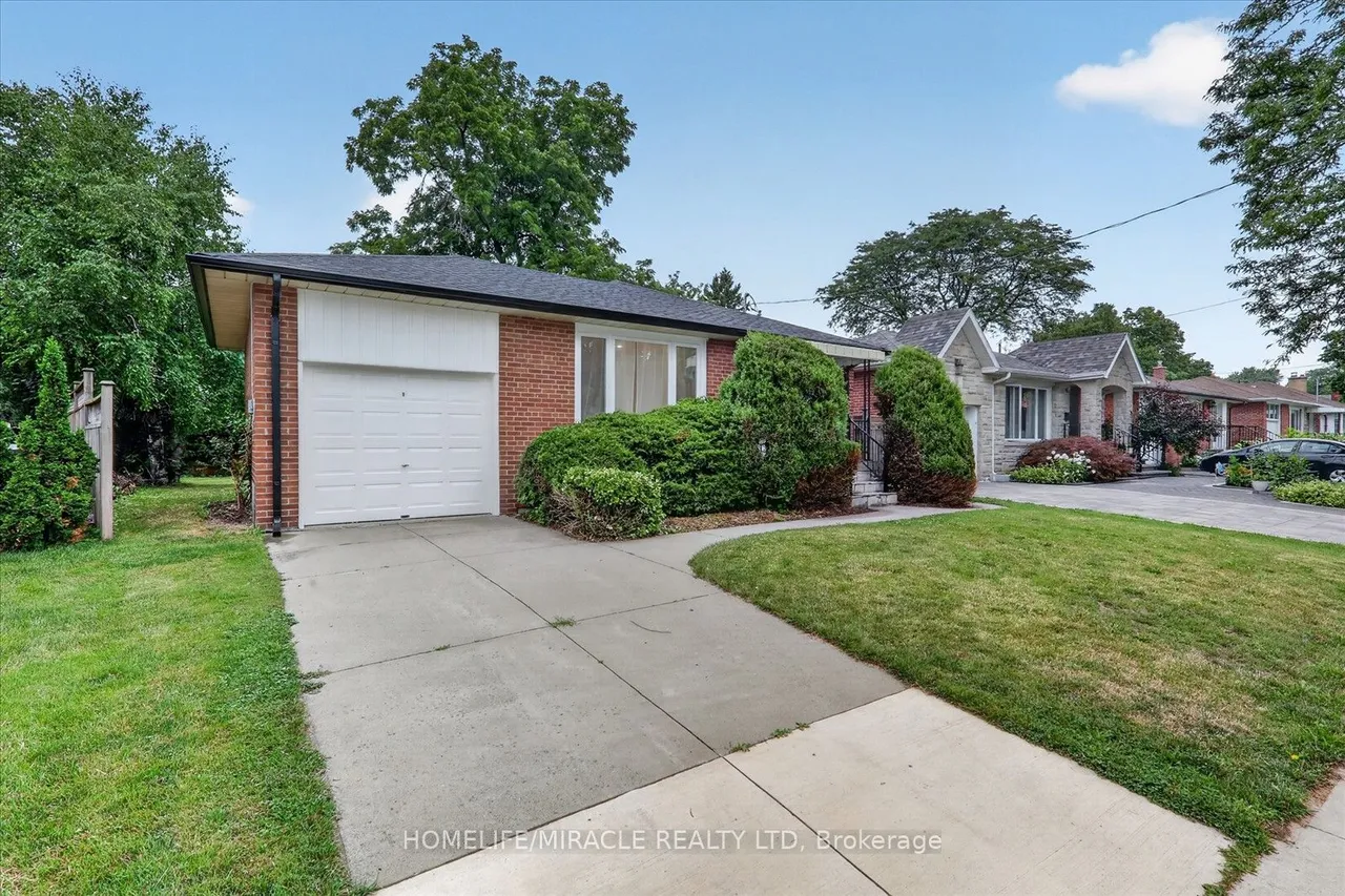 18 Elderfield Crescent — photo 2