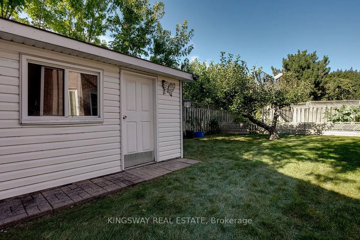 407 Glenashton Drive — photo 25