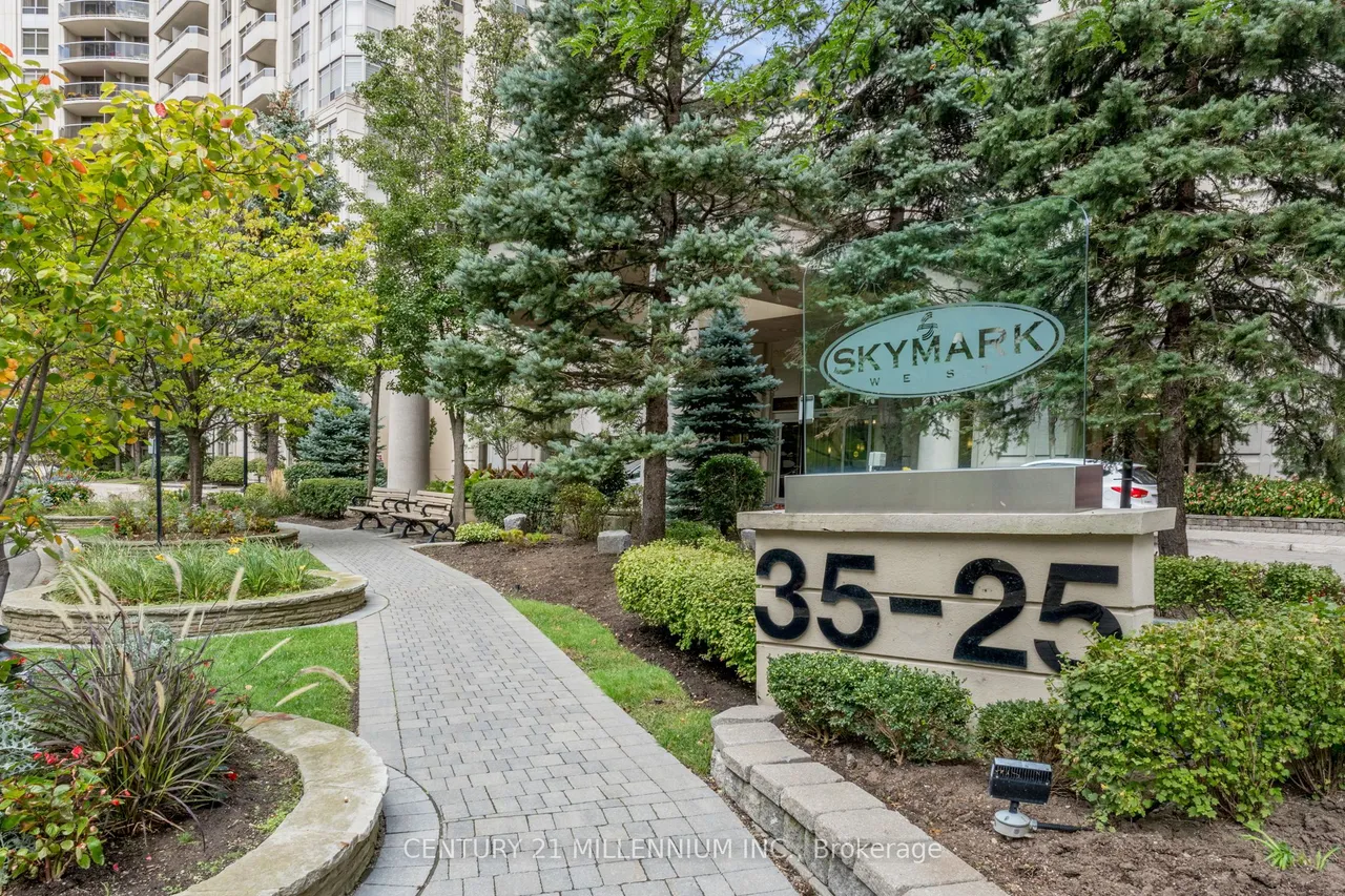 25 kingsbridge Garden, Unit tph10 — photo 3