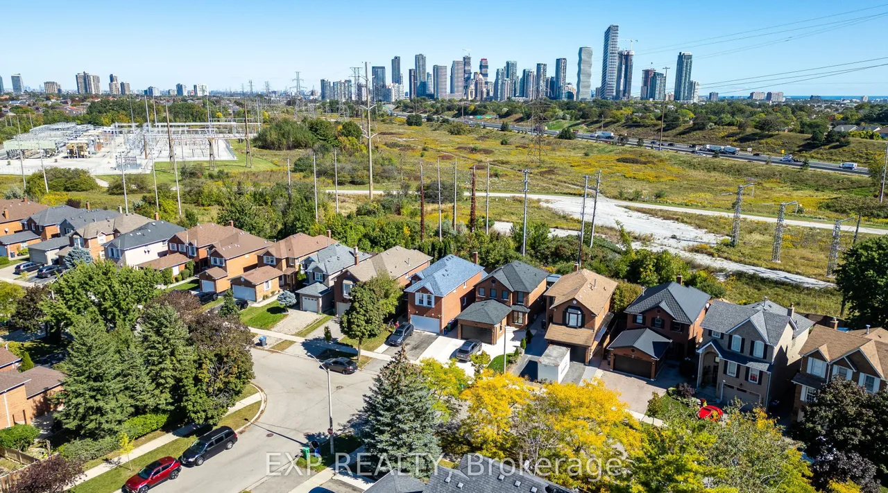 4365 Mississauga, ON Violet Road — photo 24