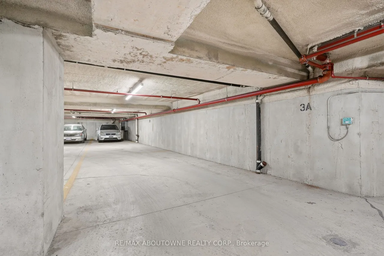 390 Upper Middle Road, Unit 301 — photo 36