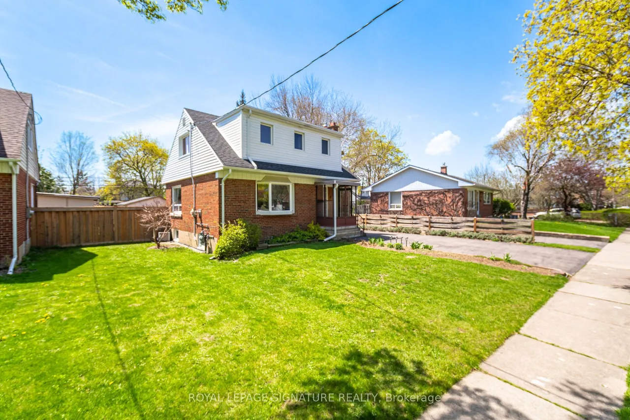 18 Erlesmere Avenue — photo 2