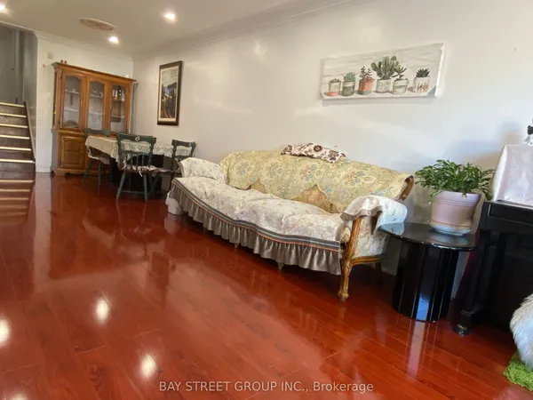 3412 Ellengale Drive — photo 2