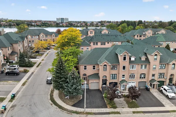 23 Provincial Place — photo 2