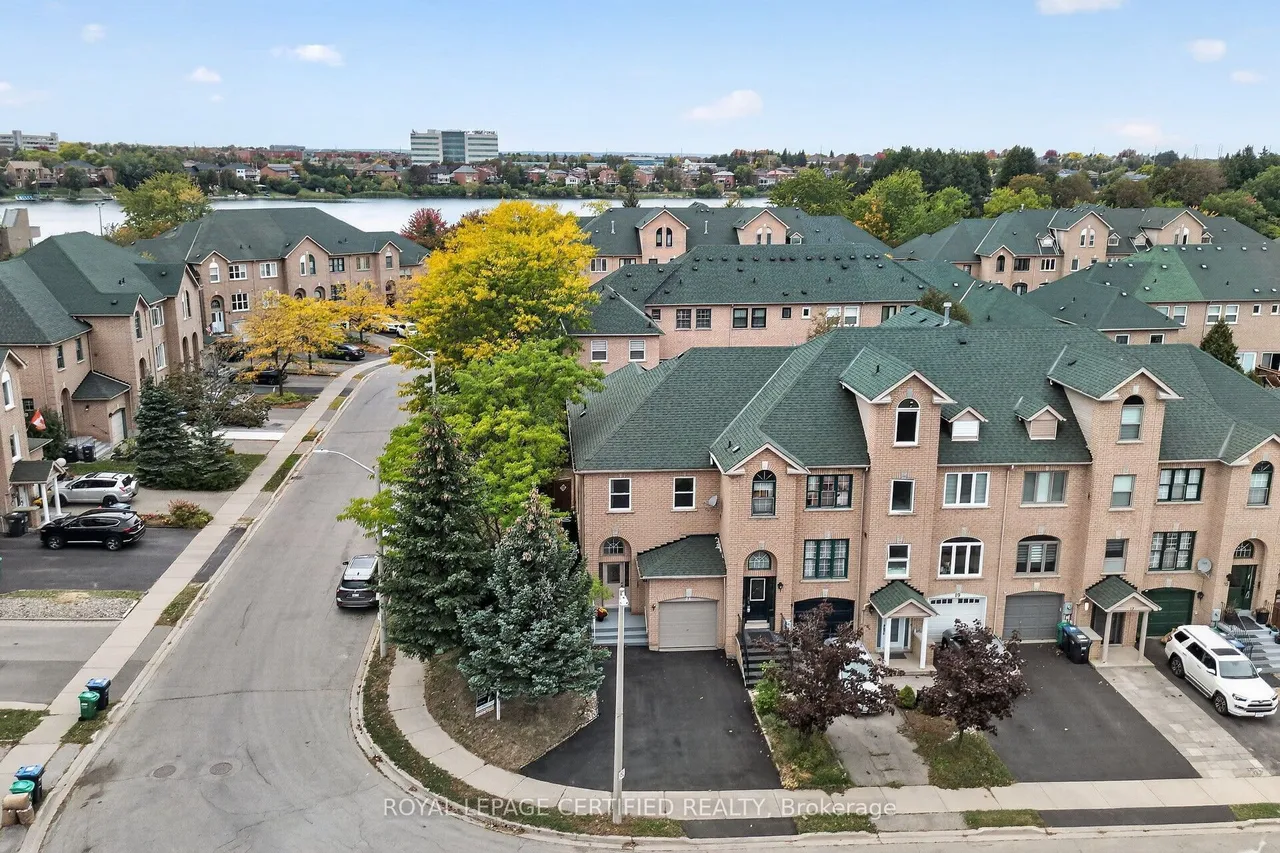 23 Provincial Place — photo 2
