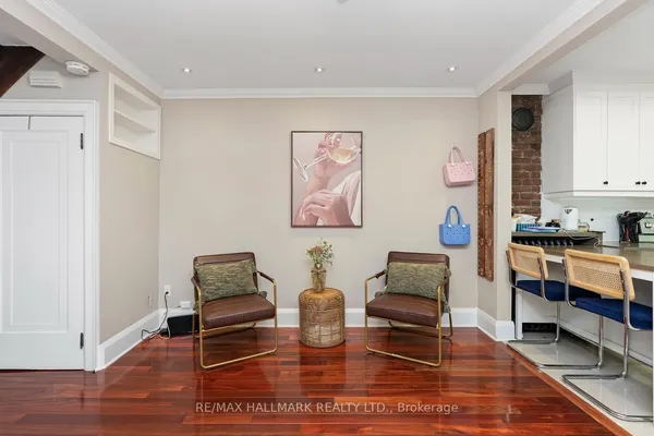 141 Humbercrest Boulevard — photo 2