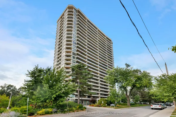 50 Quebec Avenue, Unit 705