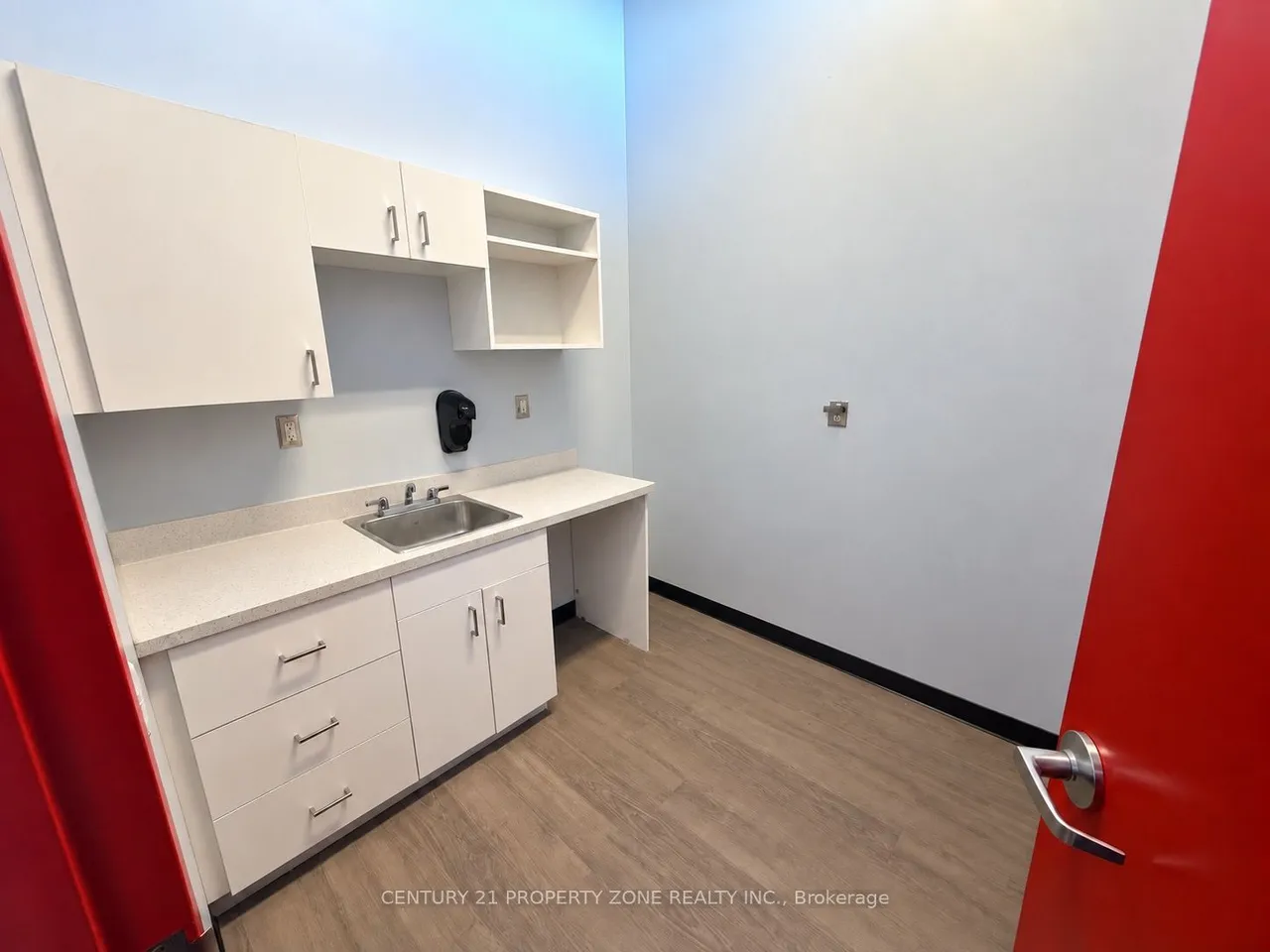 3045 Mavis Road — photo 6