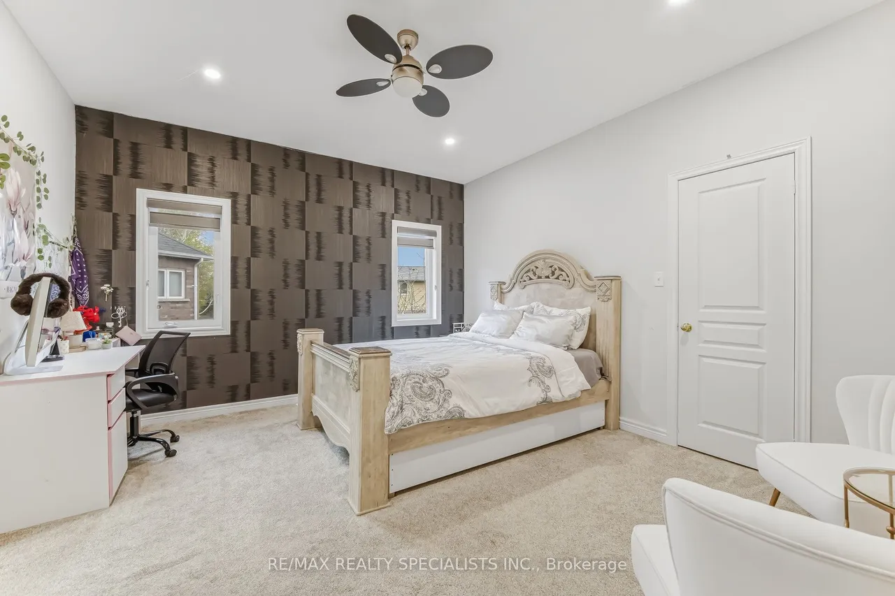 146 Lloyd Sanderson Drive — photo 31