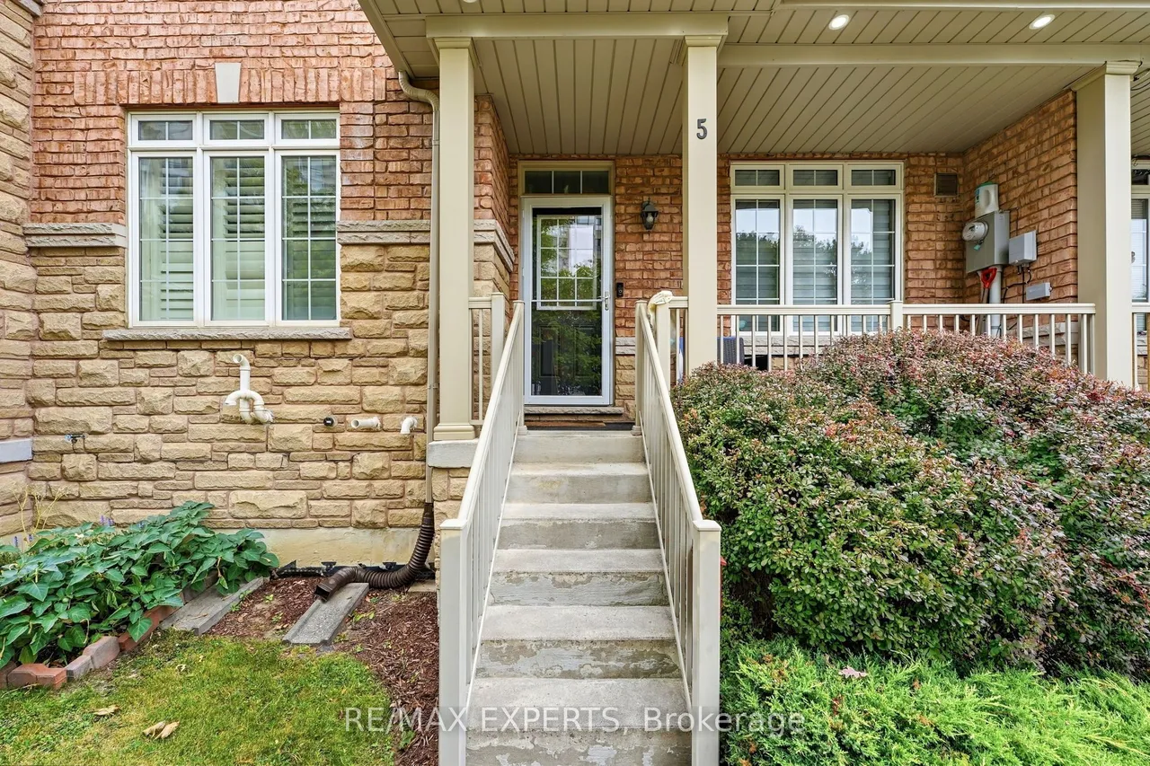 5 Parrotta Drive — photo 2