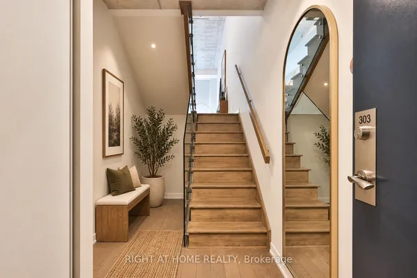 530 Indian Grove, Unit 303 — photo 2