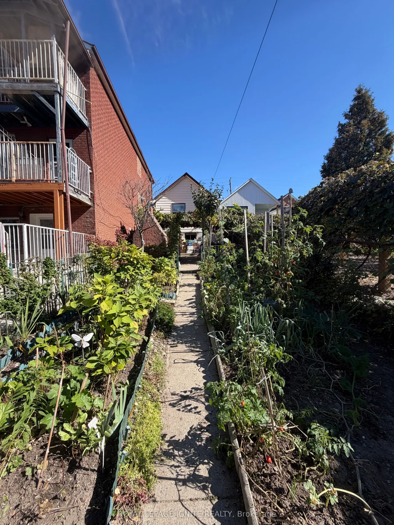 40 Avon Avenue — photo 2