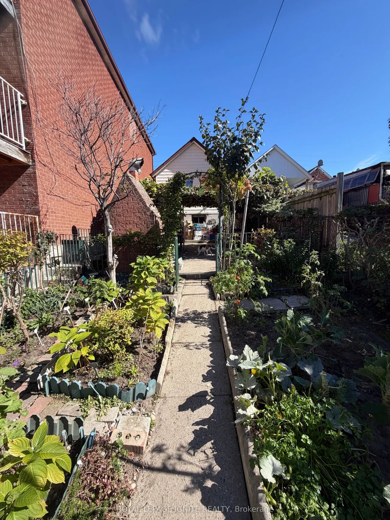 40 Avon Avenue — photo 3