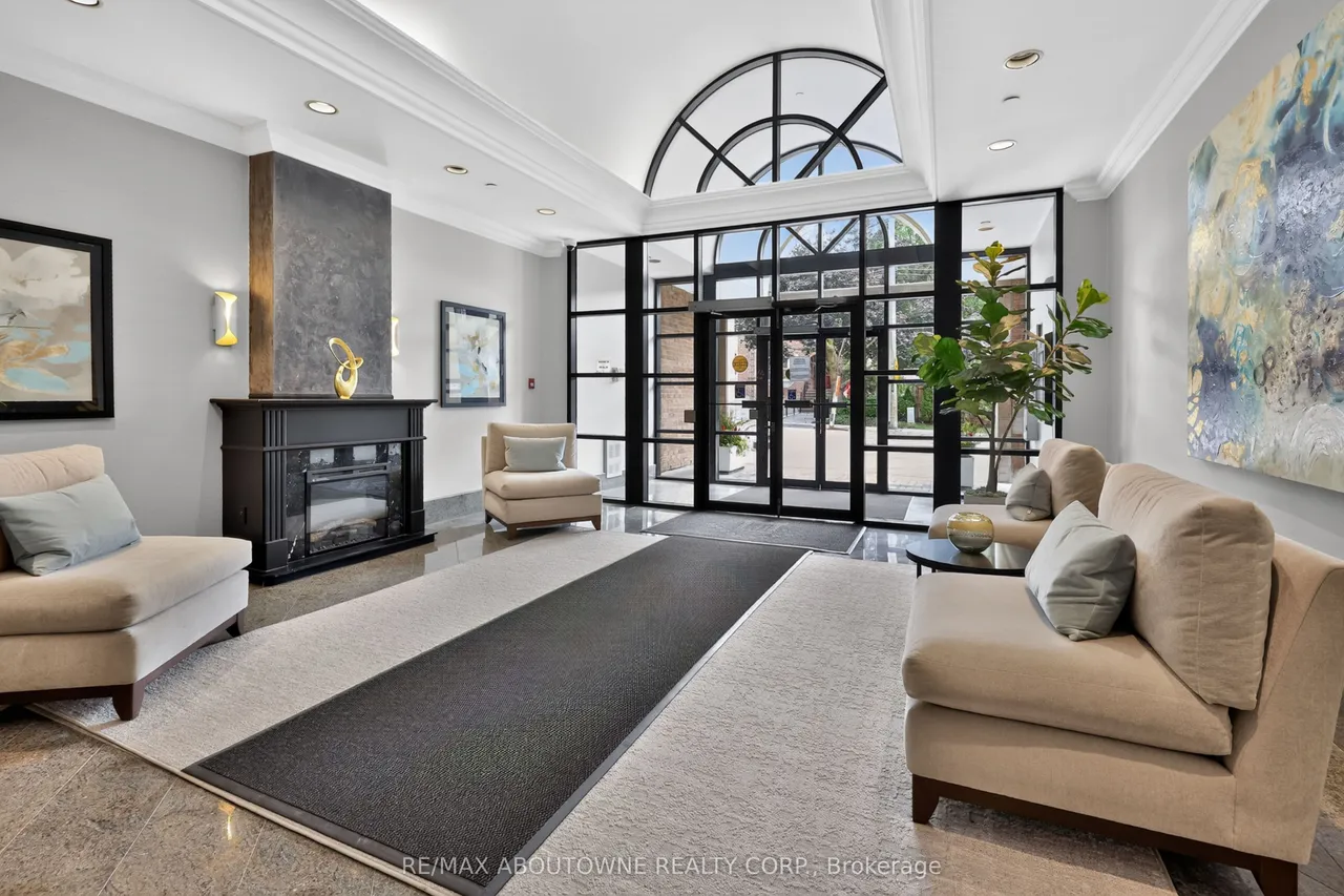 221 Robinson Street, Unit 211 — photo 3