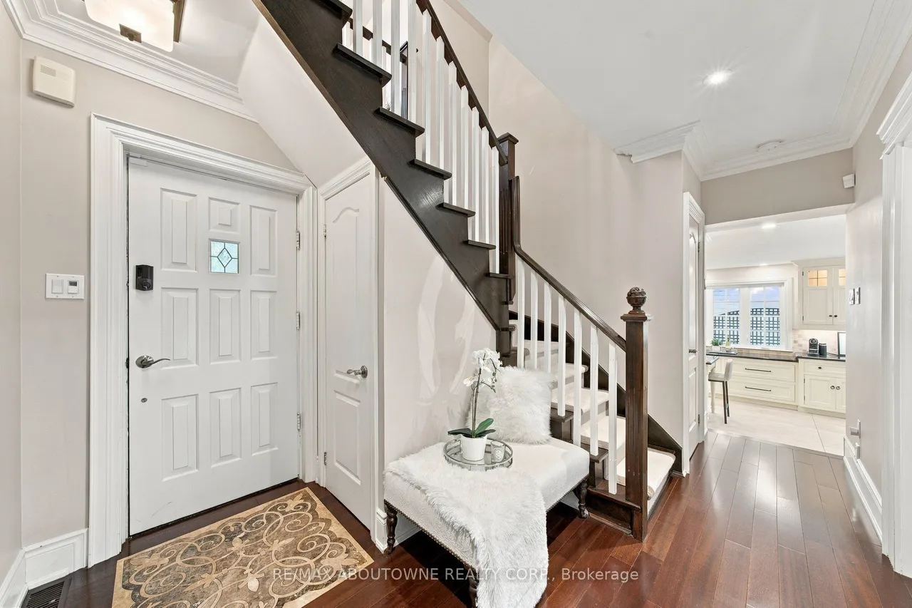 426 Trafalgar Road — photo 3