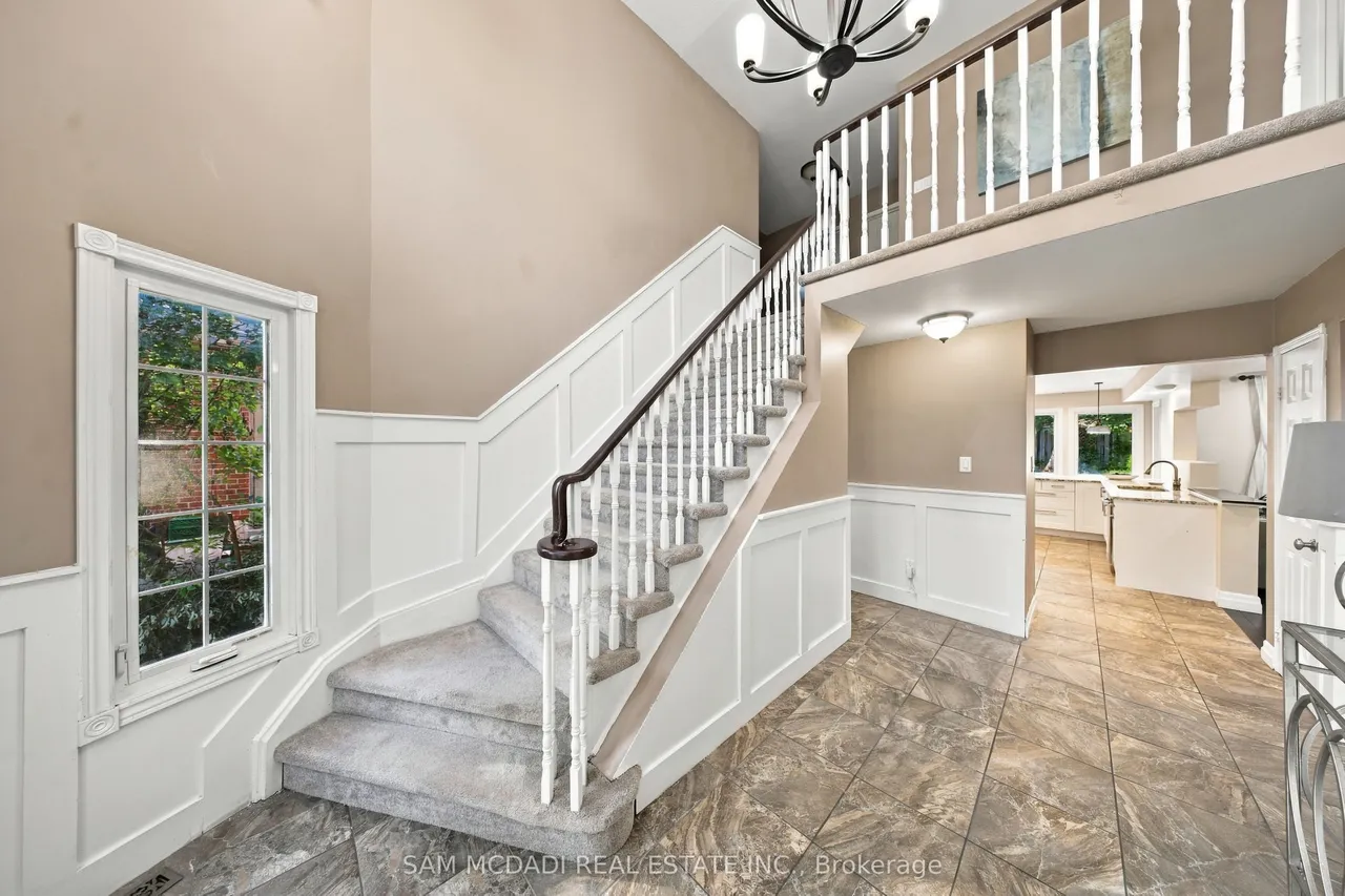 2087 Mayflower Boulevard — photo 3