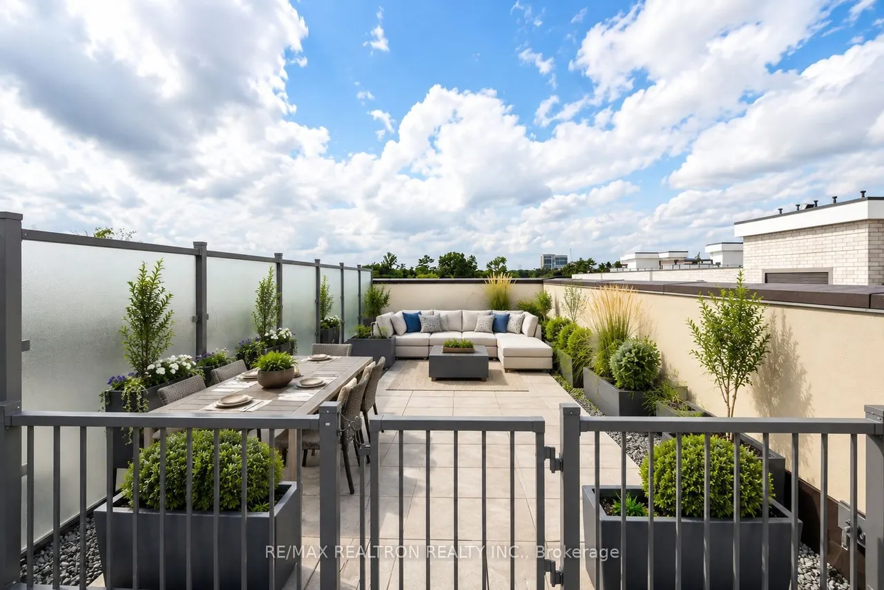 205 Lakeshore Road W, Unit 201 — photo 48