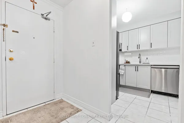 238 Albion Road, Unit 607 — photo 2