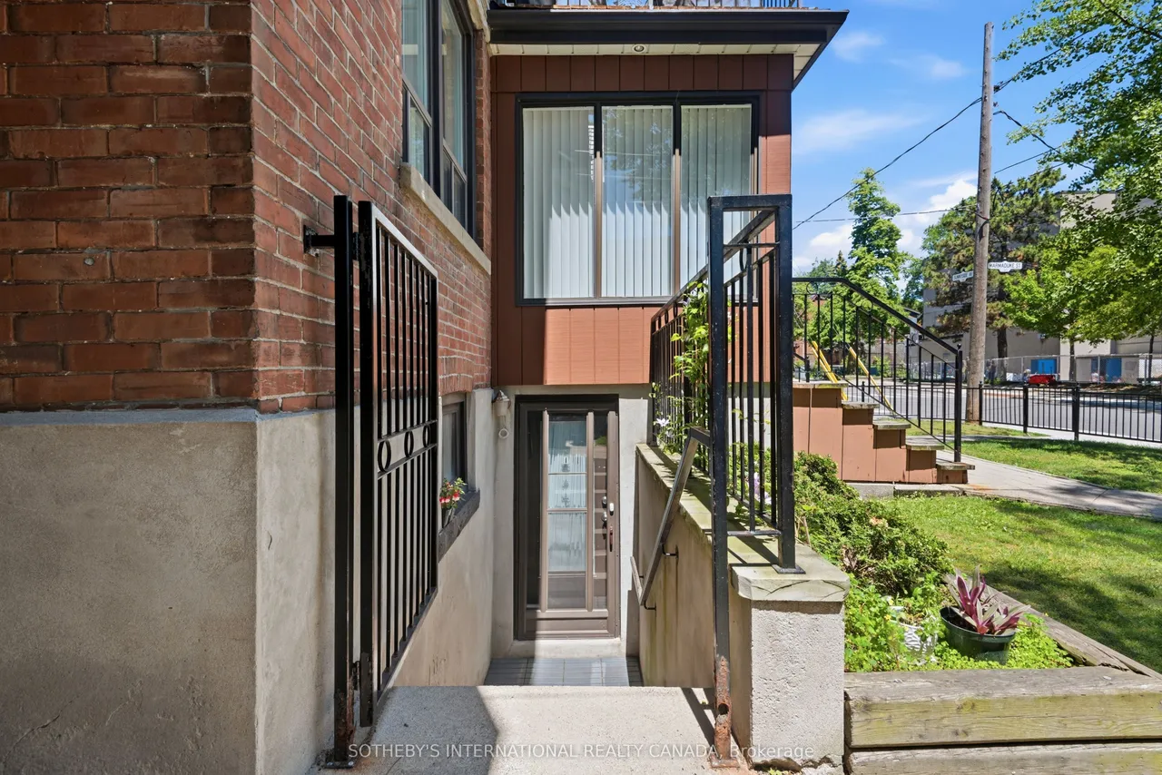 376 Sunnyside Avenue — photo 32