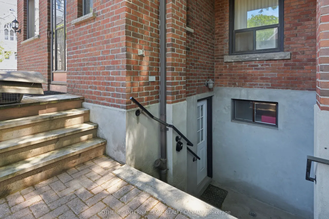 376 Sunnyside Avenue — photo 31
