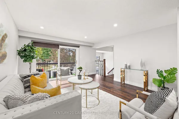 15 Lady Stewart Boulevard