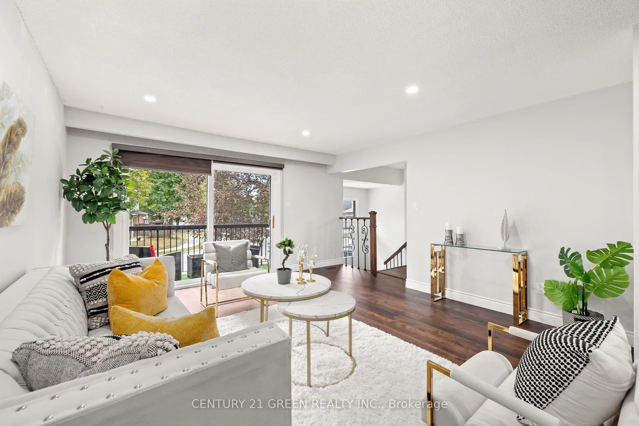 15 Lady Stewart Boulevard