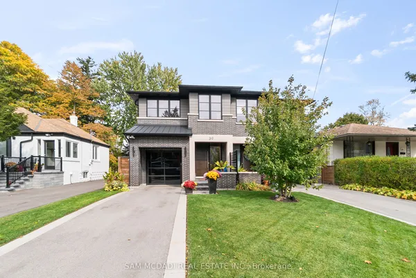 39 Oakwood Avenue N