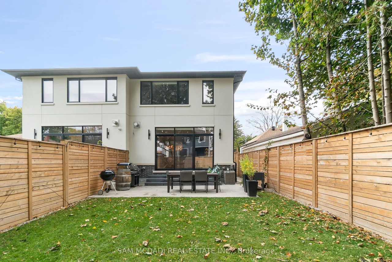 39 Oakwood Avenue N — photo 45