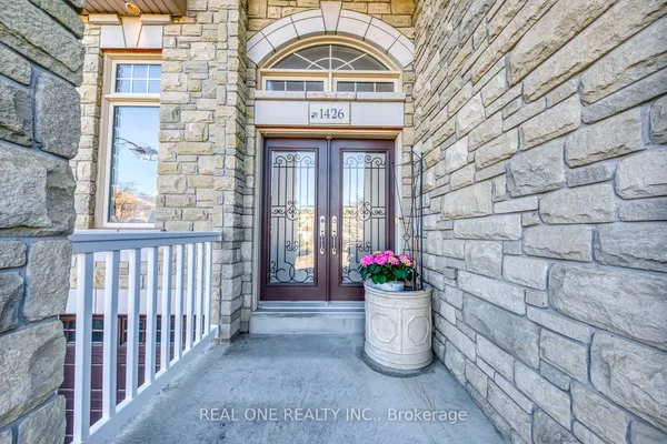 1426 Redwing Court — photo 2