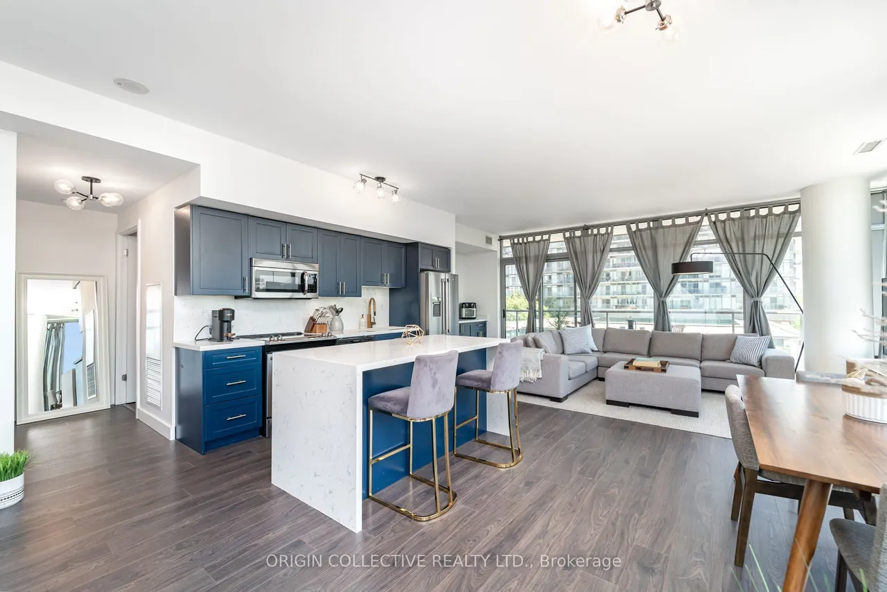 105 The Queensway Avenue, Unit 302 — photo 2