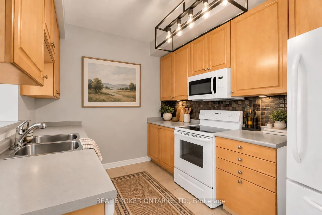 1 Belvedere Court, Unit 405 — photo 2