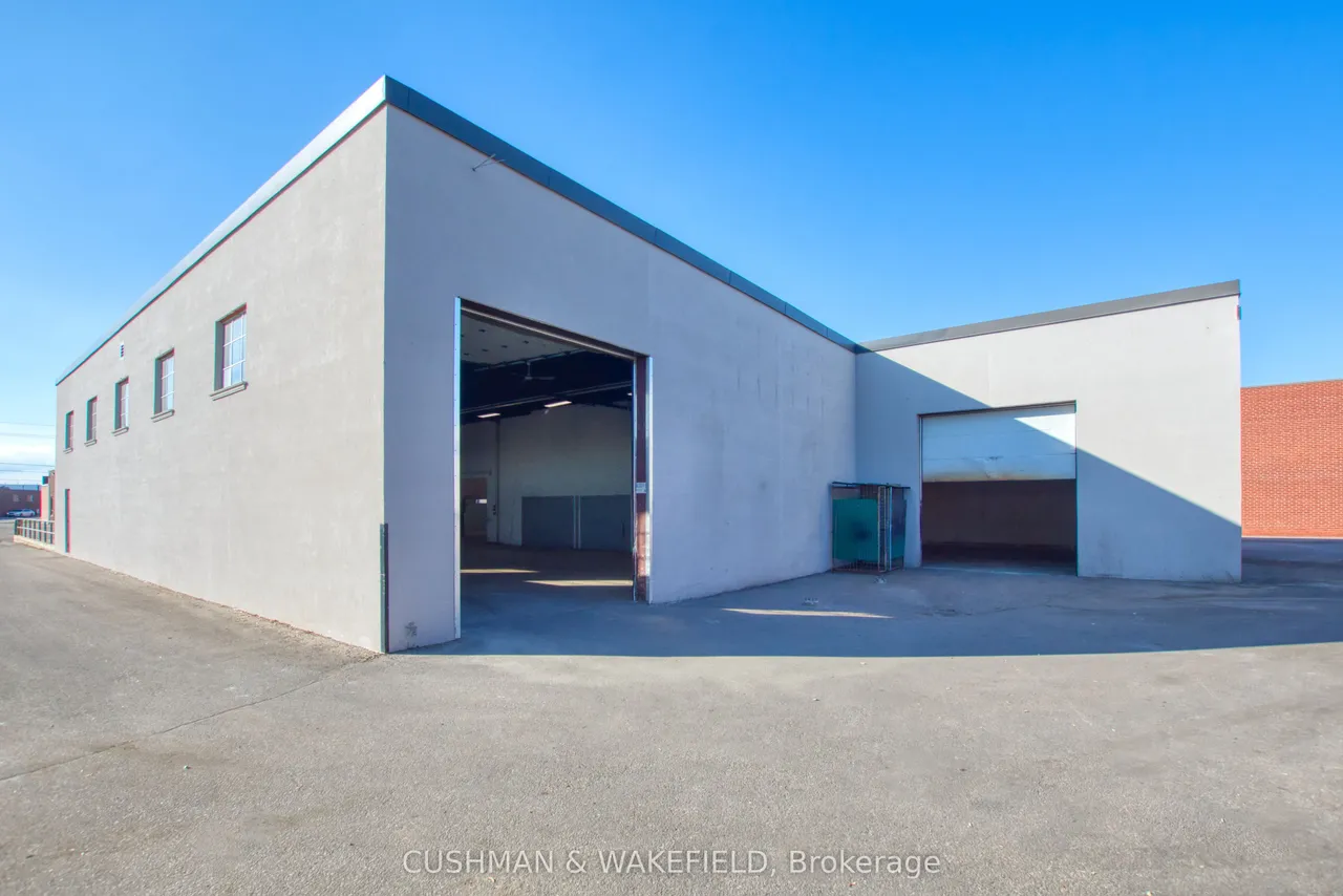 1280 Fewster Drive — photo 15