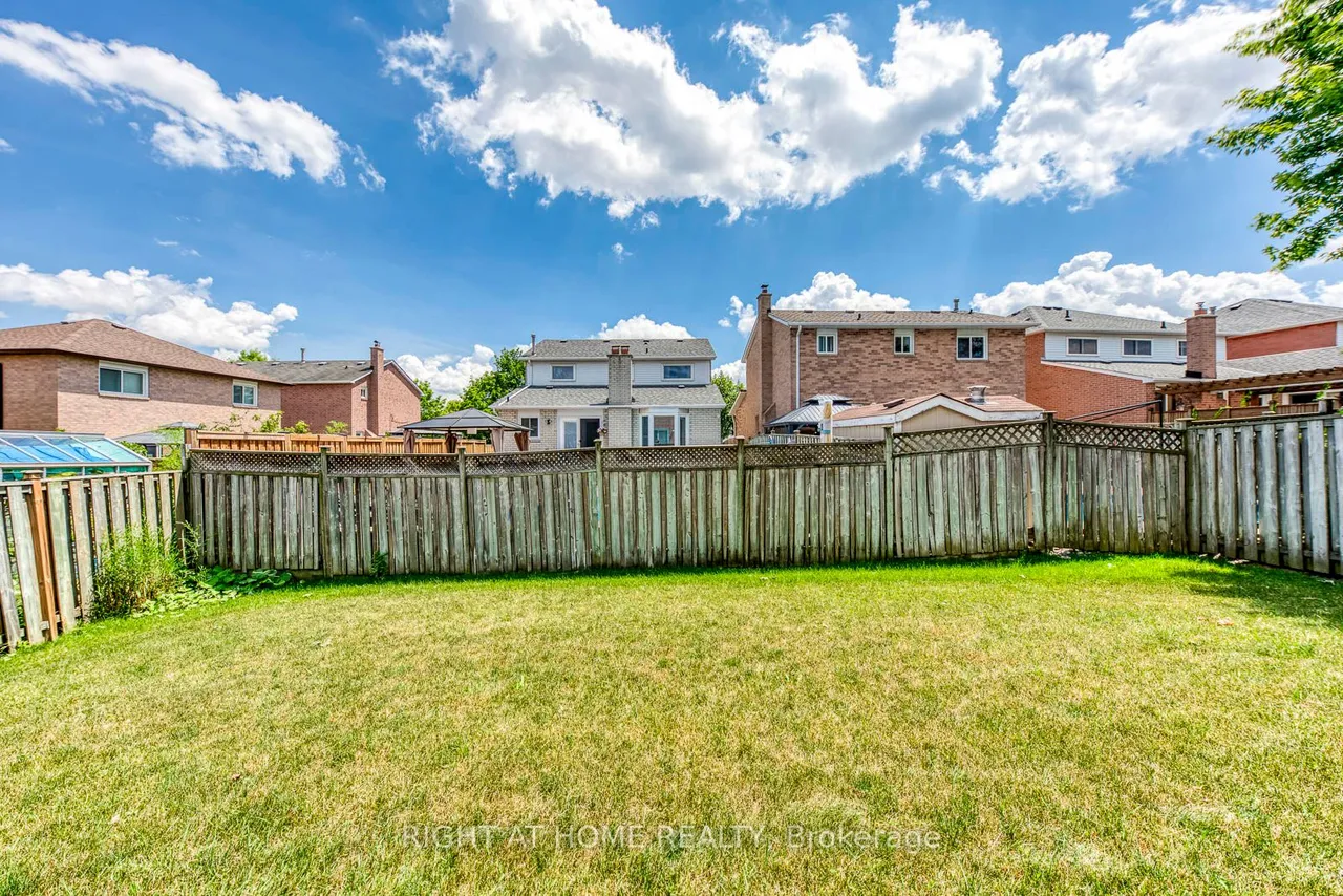 17 Nickel Crescent — photo 38