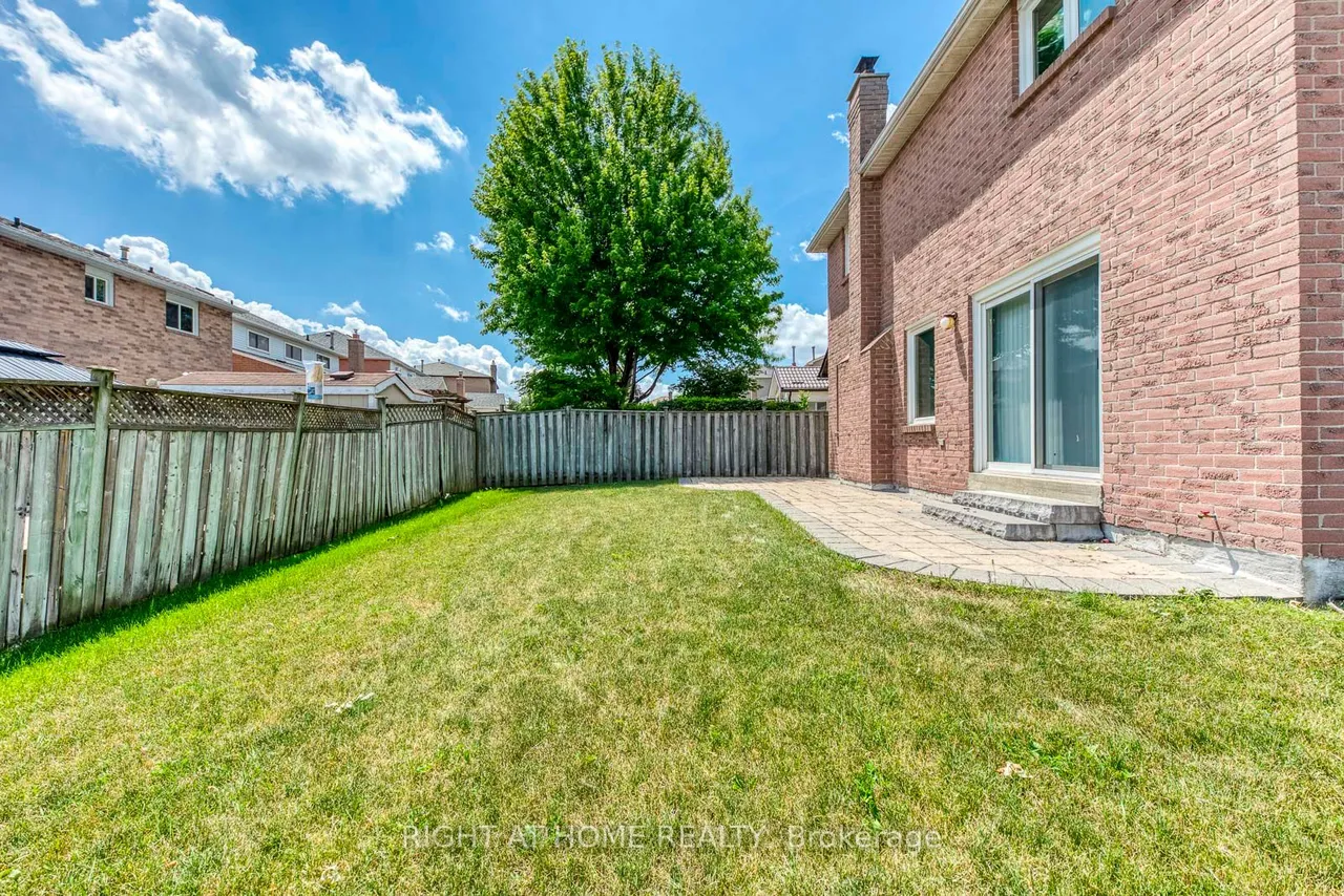 17 Nickel Crescent — photo 37