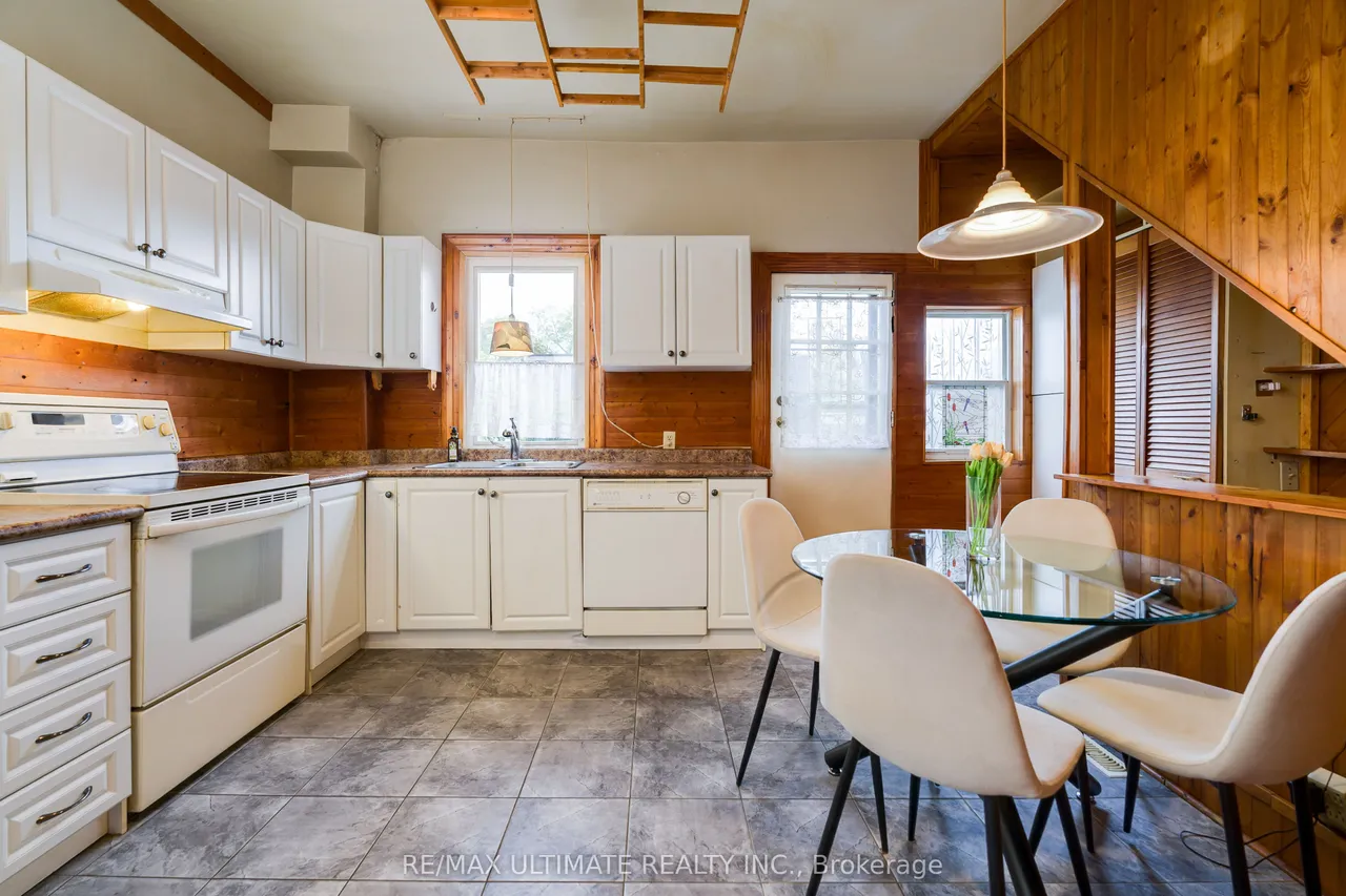 251 Boon Avenue — photo 2
