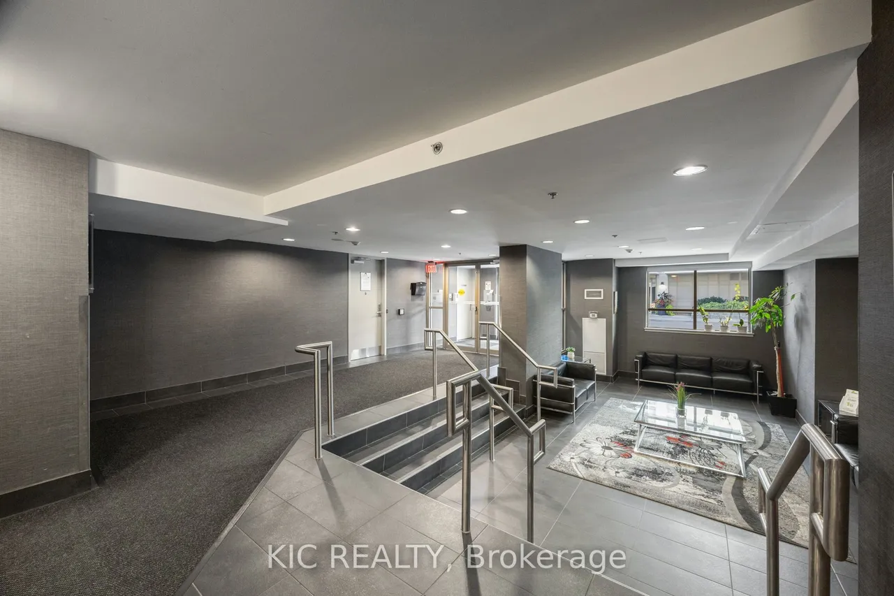 812 Lansdowne Avenue, Unit 901 — photo 2
