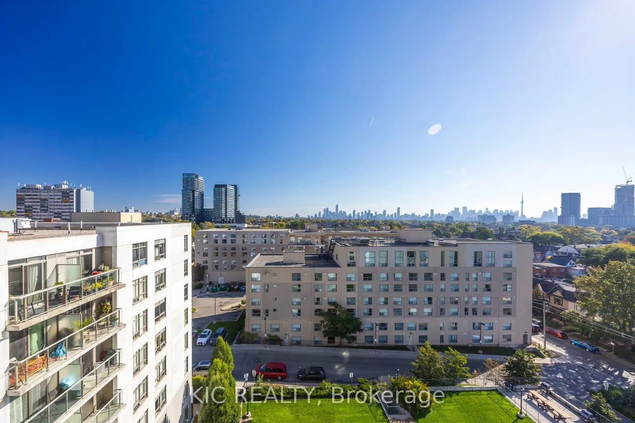 812 Lansdowne Avenue, Unit 901 — photo 3