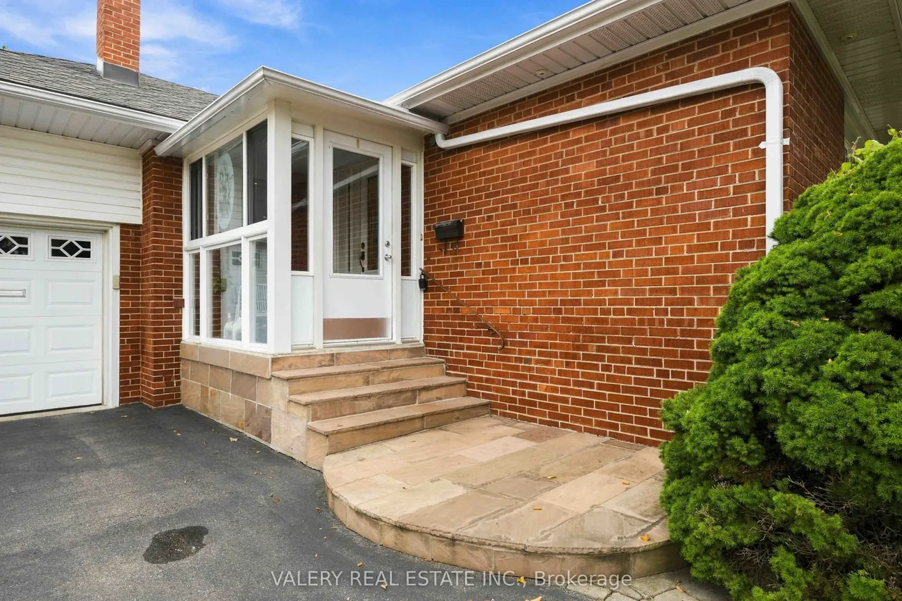 305 Renforth Drive — photo 3