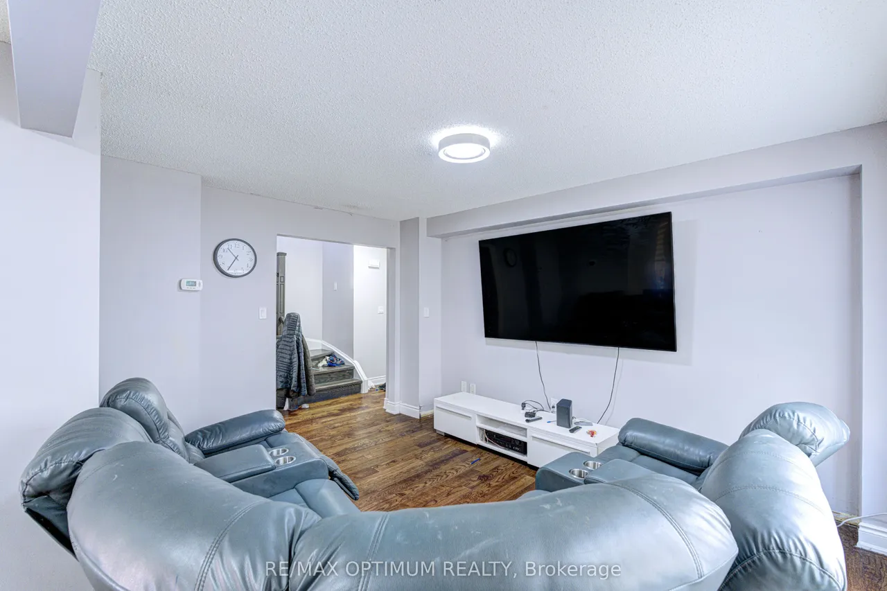 5 Roehampton Crescent — photo 3
