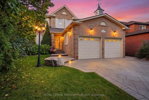 3956 Chadburn Crescent — photo 2